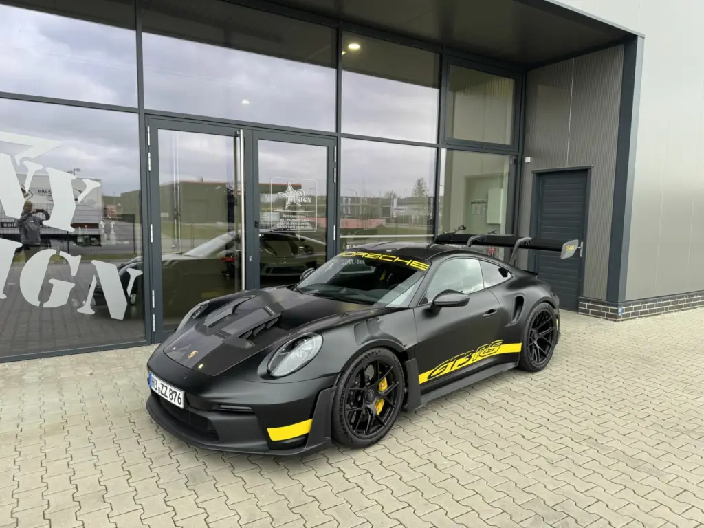 25 04 09 16 17 35 8290 Porsche 911 GT3 RS